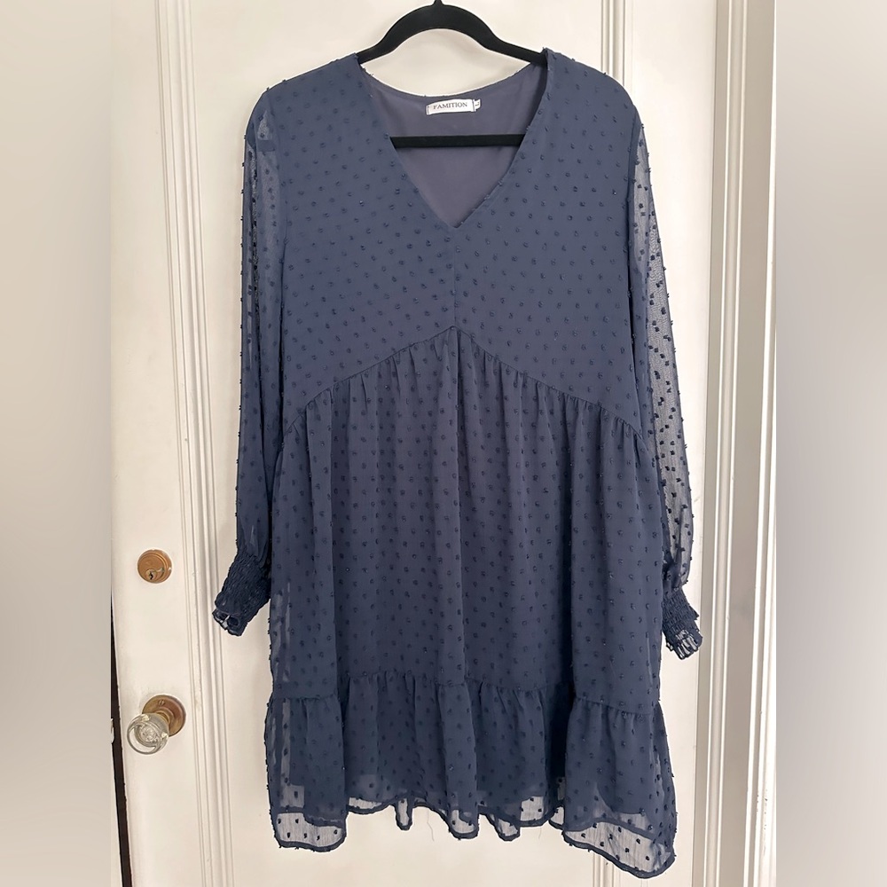 Chiffon Swiss dot Navy blue dress. EUC Famition brand size large.